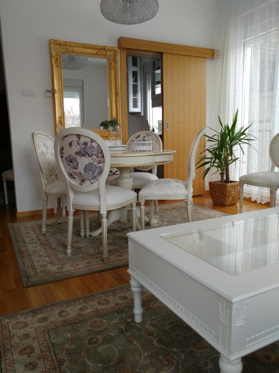 Jc10 Apartment 3 Bedroom, Free Parking, 73Sqm Novi Sad Eksteriør bilde