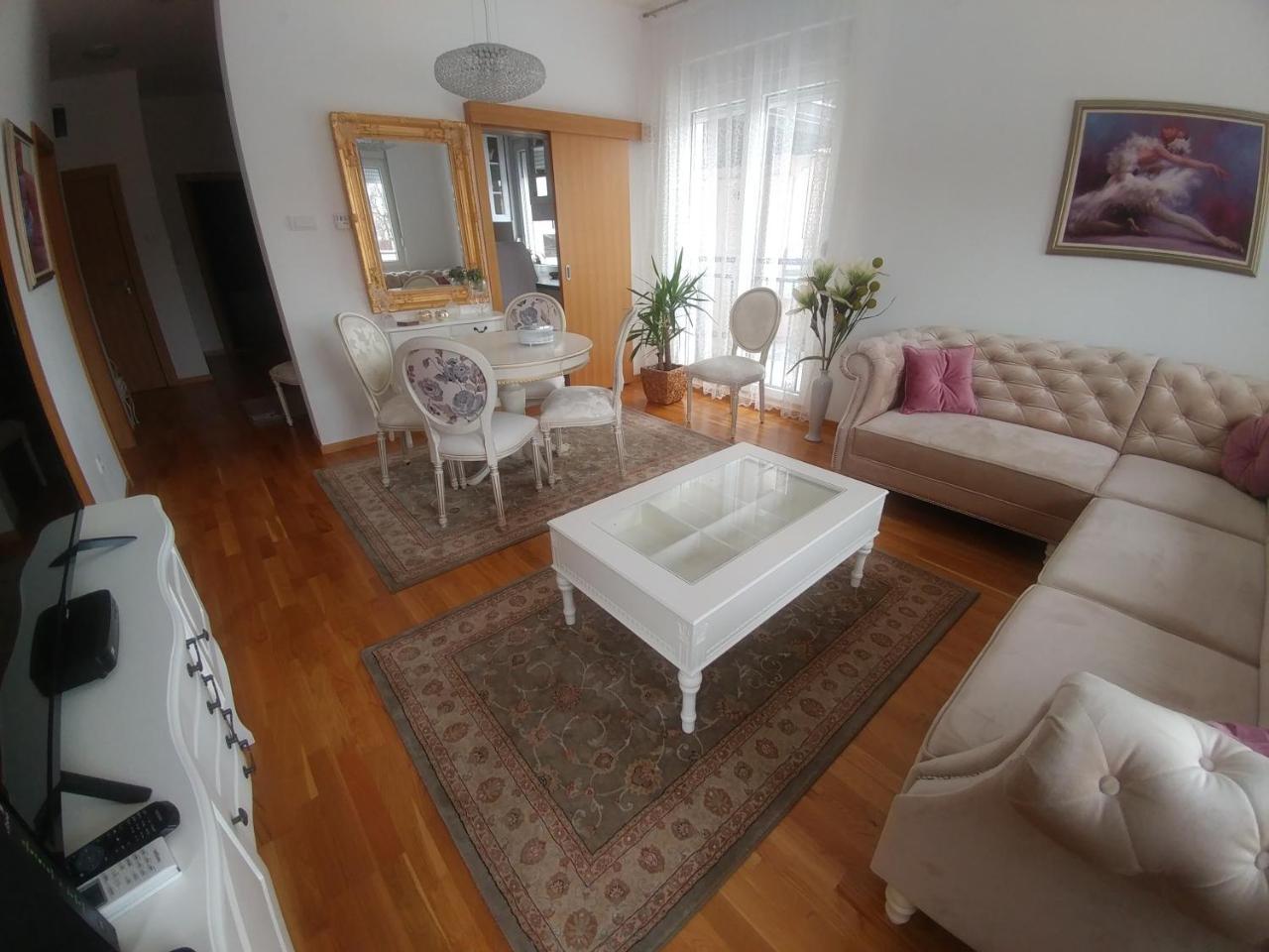 Jc10 Apartment 3 Bedroom, Free Parking, 73Sqm Novi Sad Eksteriør bilde