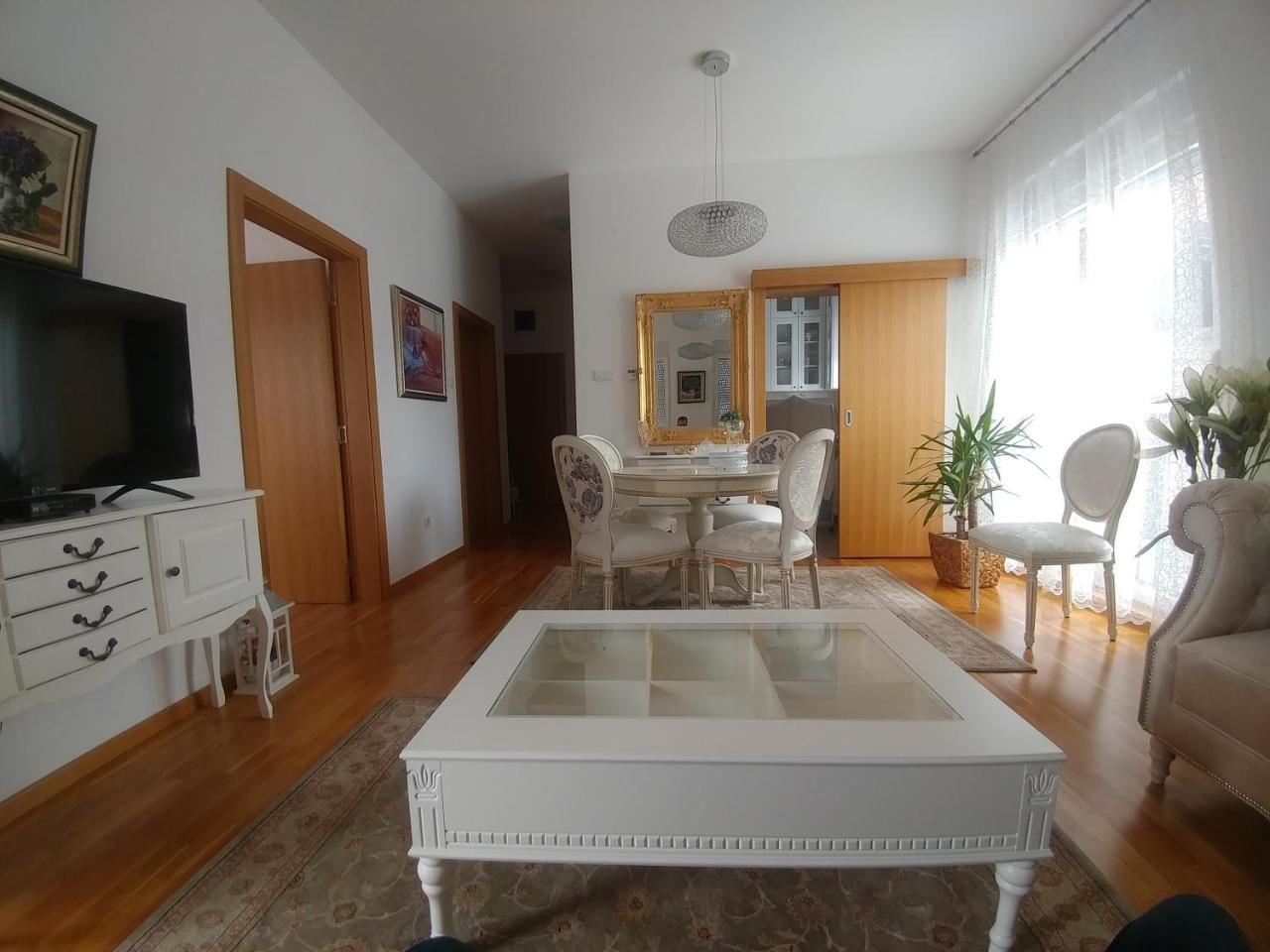 Jc10 Apartment 3 Bedroom, Free Parking, 73Sqm Novi Sad Eksteriør bilde